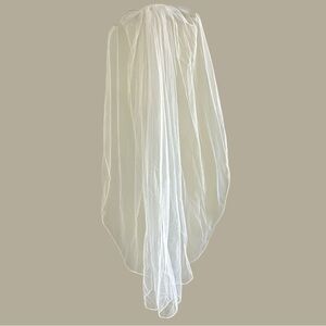 Elegant White Bridal Veil